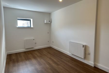 London Road North - Photo 5