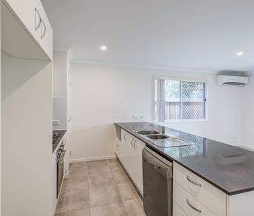Spacious Dual-Living Home in Central Ormiston - Photo 5