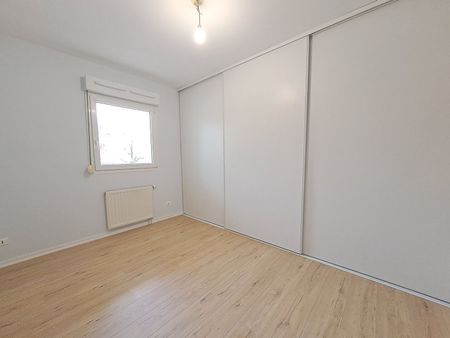 T2 Rénové – Quartier Toison d’Or – Balcon – Garage - Photo 2