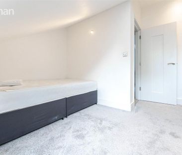 4 bedroom terraced house to rent - Photo 3