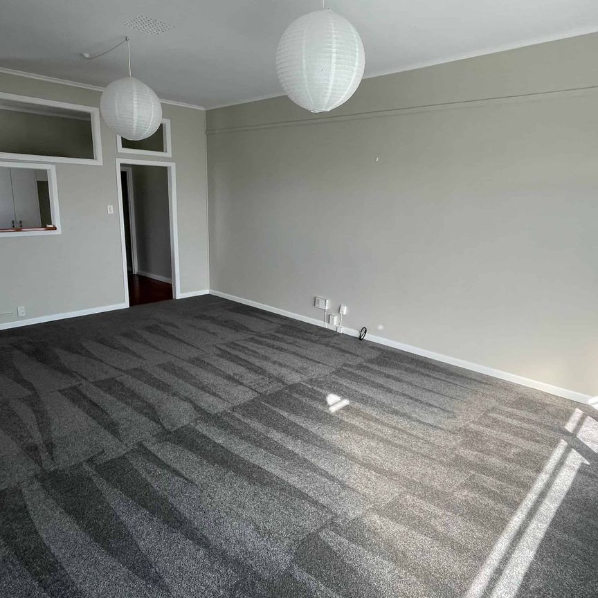 Low maintenance, high quality, quiet location. - Photo 1