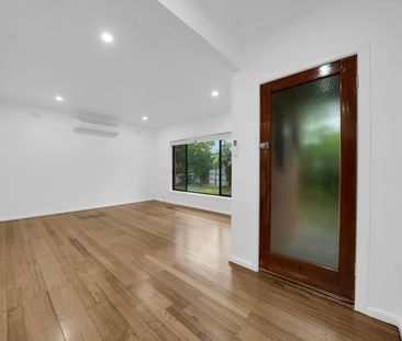 Stunning Newely Renovated 3 Bedroom Property! **APPLY FOR THIS PROP... - Photo 2