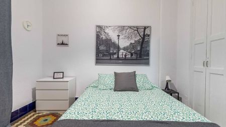 Calle de la Virgen del Puig, Valencia, Valencian Community 46011 - Photo 2