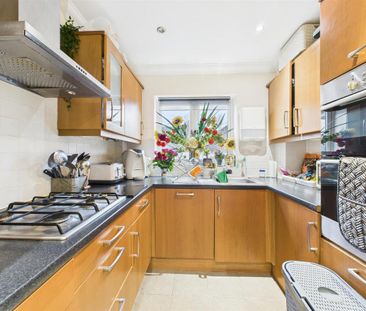 4 bedroom terraced house to rent - Photo 6