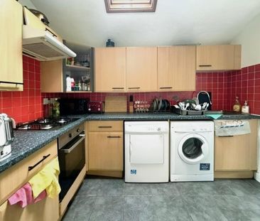 4 bedroom terraced house to rent - Photo 3