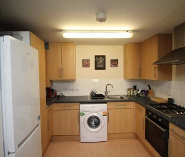 2 bedroom flat to rent - Photo 4