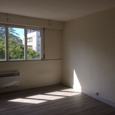 Location Appartement 1 pièce 21m² - Photo 4