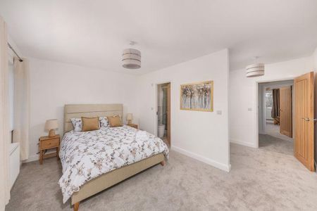 4 bedroom townhouse to rent - Photo 3