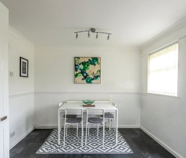 3 bedroom detached house to rent - Photo 3