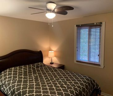 5 1/2 dans un semi-détaché - Photo 4