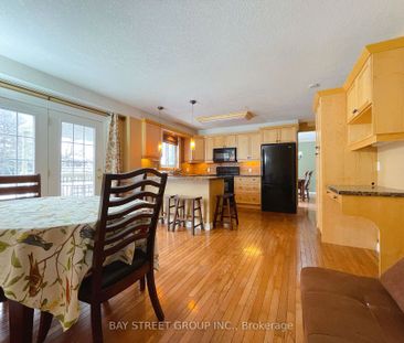 Detached Home For Lease | X8138520 - Photo 5