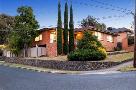 12 Glenice Street, Greensborough - Photo 2