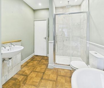 Terraced House to rent on - Photo 5