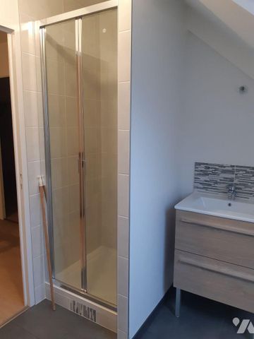 RENNES, rue Bellesculée, Une maison de type 5 d'une superficie de 90m², comprenant : - Au rez... - Photo 2
