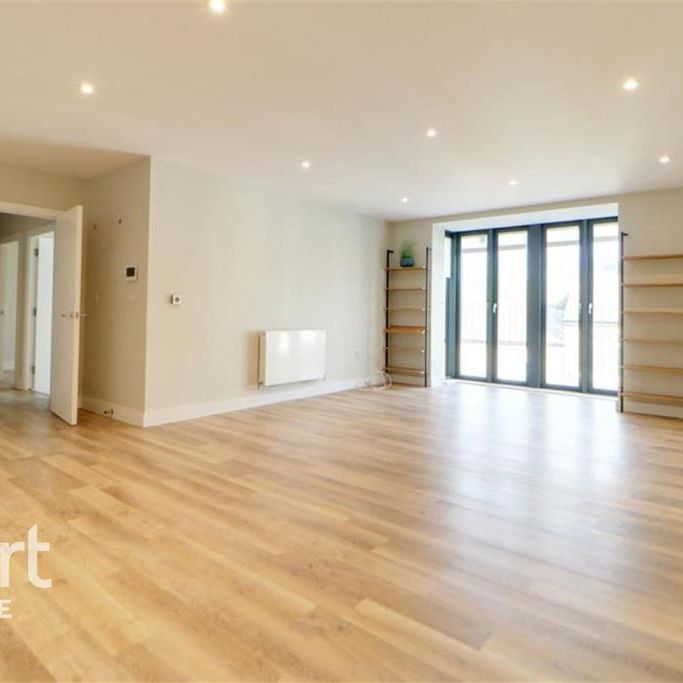 2 bedroom flat to rent - Photo 1