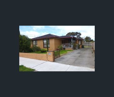 12 Mulhall Drive, St Albans, Vic 3021 - Photo 2