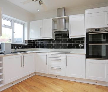 Price £2,500 pcm - Available Now - Unfurnished - Photo 3