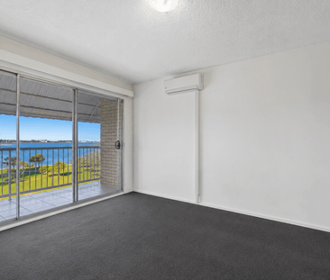 BROADWATER LIVING WITH STUNNING WATER VIEWS - Photo 3