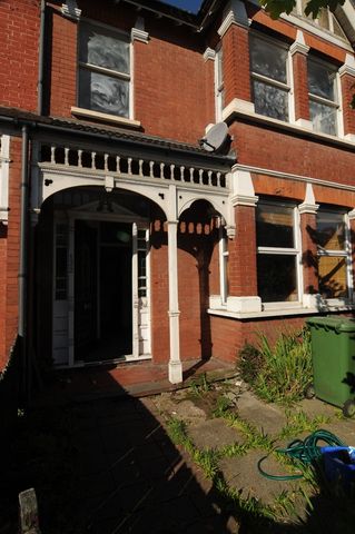 2 Bed Flat, Harrow View, HA1 - Photo 5