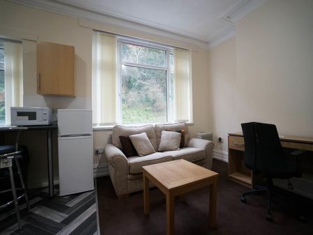 Apartment 2, 57 High Street - Photo 2