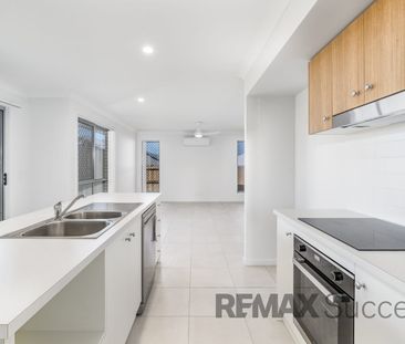 Modern Low-Maintenance Living in Convenient Glenvale Location - Photo 2