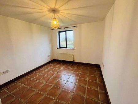 3 bedroom barn conversion to rent - Photo 2