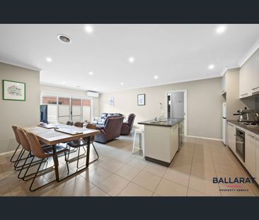 3/104 Whitehorse Rd, Mount Clear, Vic 3350 - Photo 2