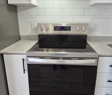 For Lease - 1073 College Street Unit# 2nd Flr, Toronto, Ontario - Photo 6