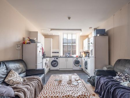 5 bedroom apartment to rent - Photo 3