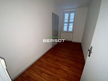 Appartement T2 bis rénové au centre ville de Vesoul - Photo 3