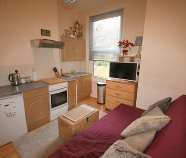 House share to rent - Photo 2