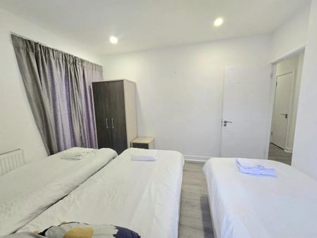 3 bedroom ground floor maisonette to rent - Photo 5