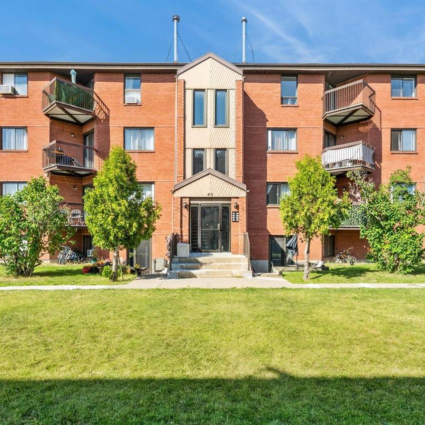 3-bedroom - 43 Place Mercier, Candiac - Photo 1