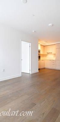 11 WELLESLEY STREET CONDOS - 2 BEDROOM+DEN W/HUGE TERRACE & PARKING - Photo 1