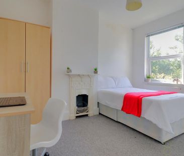 3 bedroom terraced house to rent - Photo 3