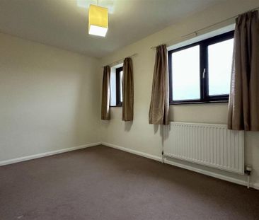 2 bedroom semi-detached house to rent - Photo 5