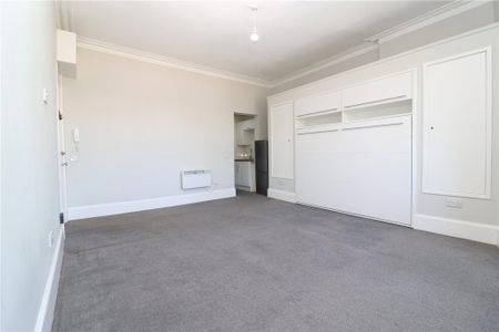 Studio to rent - Photo 2