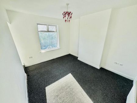 3 bedroom detached house to rent - Photo 3