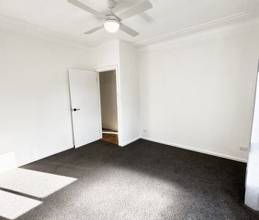 Creekfront, Single Level Family Home!! - Photo 4