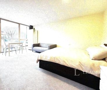 Studio to rent - Photo 3