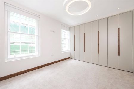 A stunning, recently refurbished two bedroom house a stone's throw away from Paddington Gardens. - Photo 2