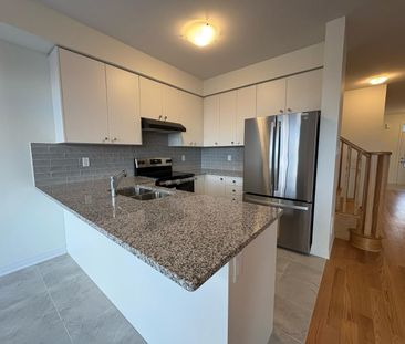 For Lease - 216 Port Crescent, Welland, Ontario - Photo 2