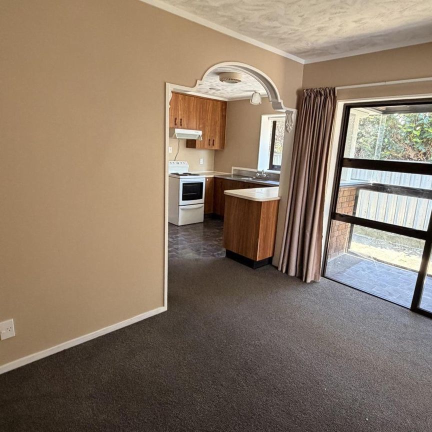 Little brick beauty on North Street! - Photo 1