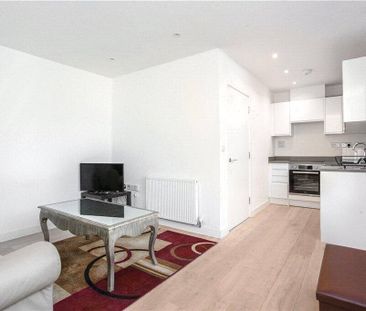 St. Johns Road, Isleworth, Middlesex, TW7 - Photo 4