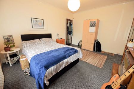 3 bedroom House in Mayville Road, Leeds - Photo 3