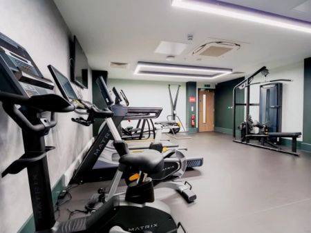 Diamond Studio with Courtyard - Photo 4