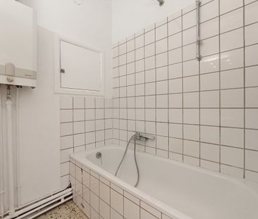 Flat - 2 bedrooms - Photo 2