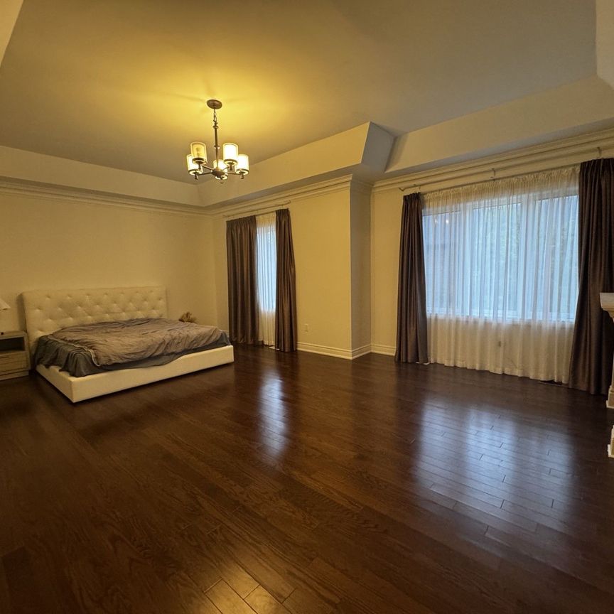 For Lease - 9 Anglin Drive, Richmond Hill, Ontario - Photo 1