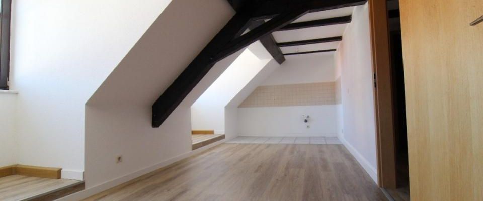 Hell und freundlich wohnen im Dachgeschoß - Foto 1