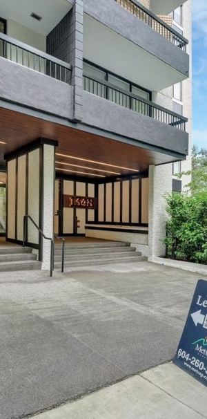 Barclay Towers - Photo 1